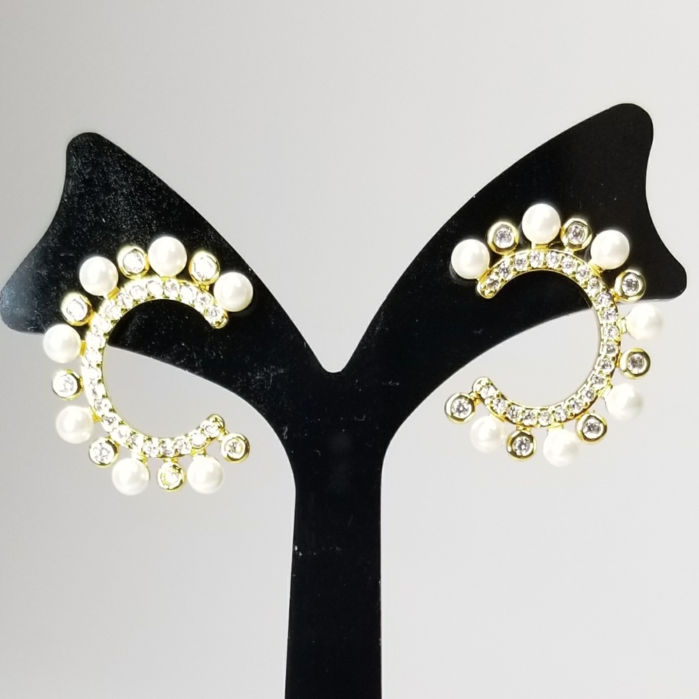 NWT Pave CZ Studs earrings NEW - Picture 2 of 9